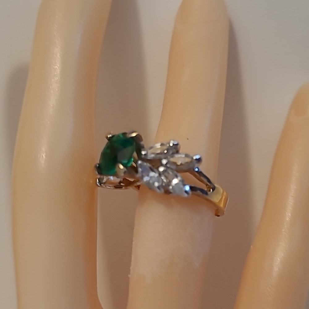 Simulated Emerald Ring - image 3